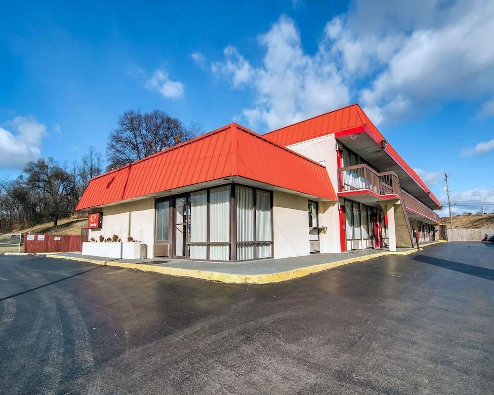Econo Lodge Civic Center Roanoke Exterior photo